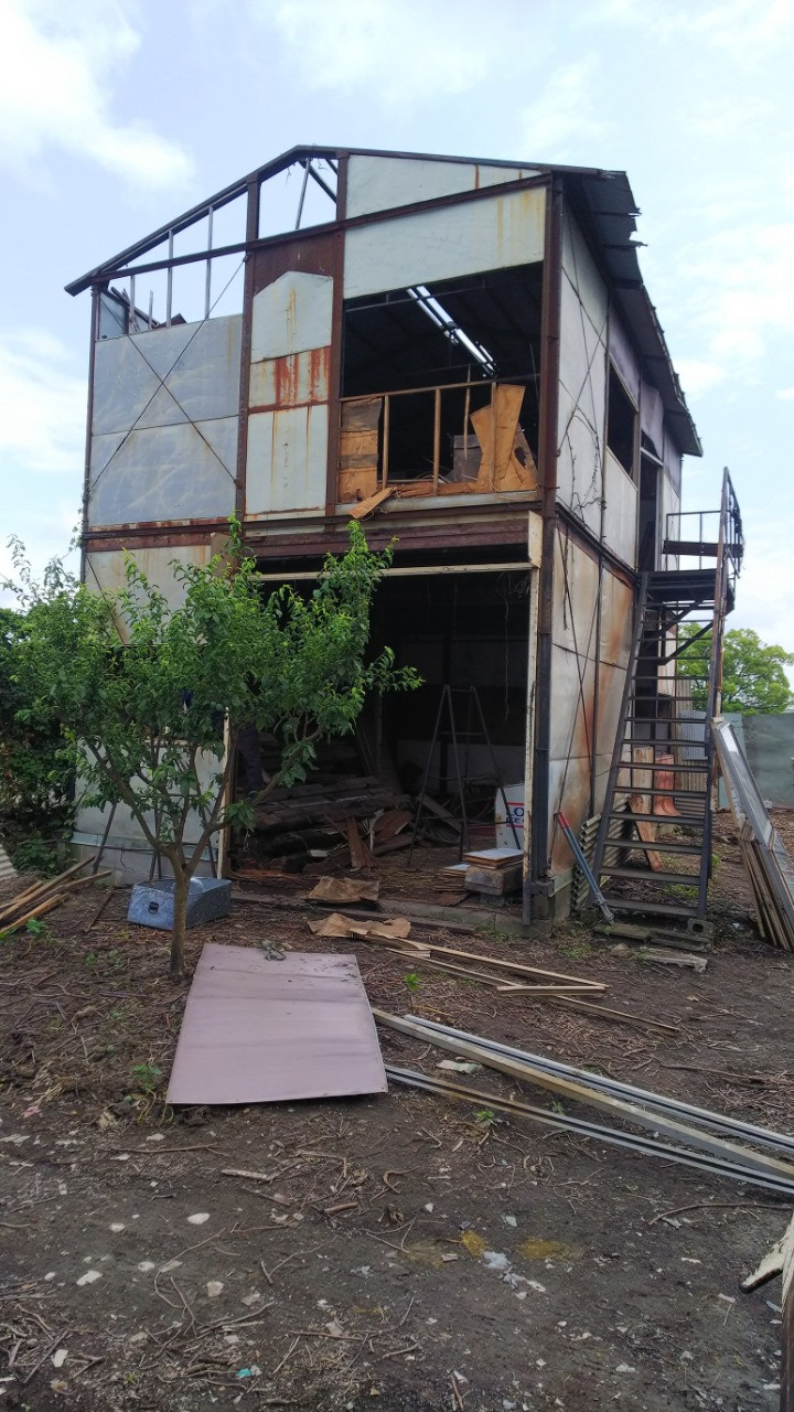 奈良市でプレハブ倉庫の解体・撤去、整地をしました。